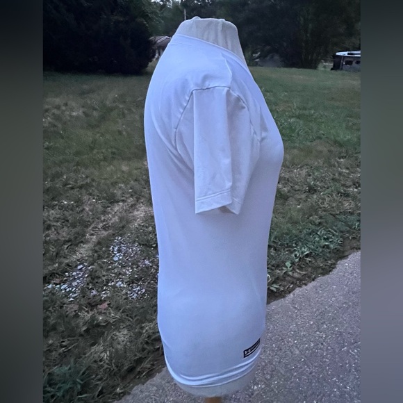 UNDER ARMOUR TACTICAL WHITE VNECK COMPRESSION SHIRT W/ SHORT SLEEVES - Picture 4 of 9